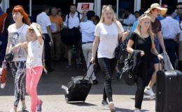 İkamet izinli yabancı sayısı 250 bine yakın azaldı