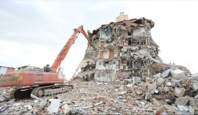 İzmir’de binalara uzman merceği: Çoğunlukla kalfalar yapmış