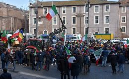 Yunanistan ve İtalya’da çiftçiler sokağa çıktı