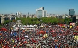 Yasakları kaldırdık diye övünmüşlerdi!