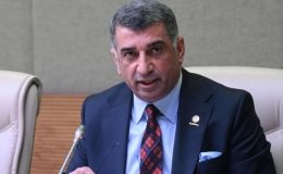 ‘450 milletvekili bu ülkeye yetmez mi?’