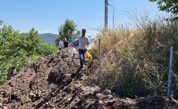 Bir inat uğruna 60 evi yolsuz bıraktı