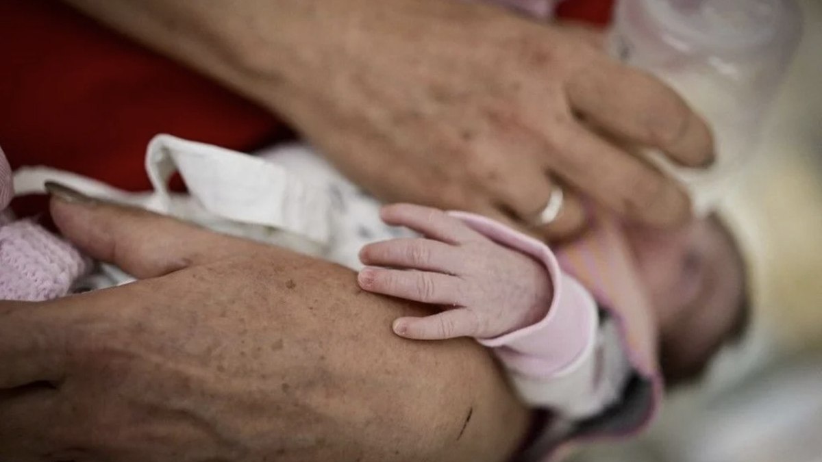 Avrupa’da ‘yenidoğan’ endişesi: ‘Kıyamet günü’ uyarısı verildi