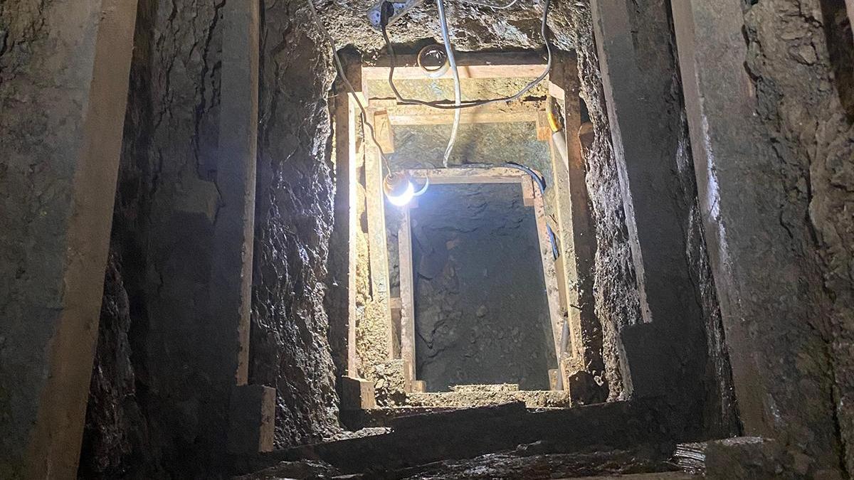 Şaşkına çeviren olay! Kaçak kazı için tünel kazıp elektrik hattı döşemişler